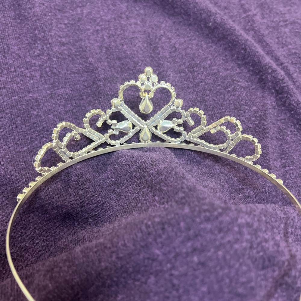 Beautiful Tiara - Picture 7 of 10